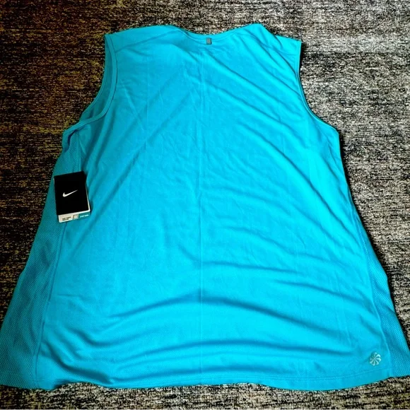 Nike Running Shirt - Picture 4 of 4